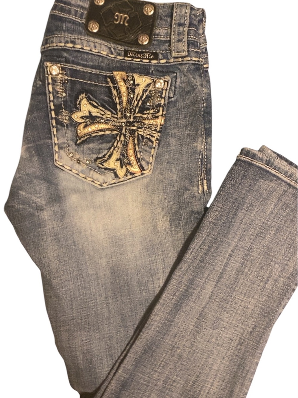 HTF Miss Me Embellished Light Wash Jeans - NWOT SIZE 26 or 2